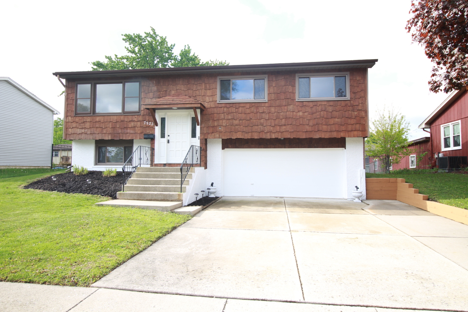 7523 Nottingham Drive, Tinley Park, IL