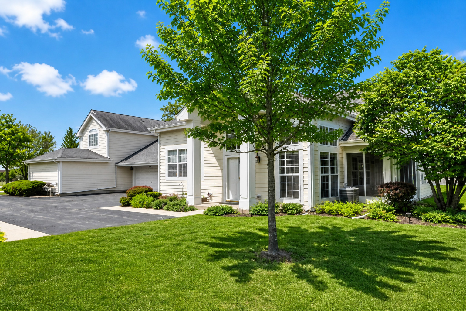 9430 Lenox Lane, Lakewood, IL
