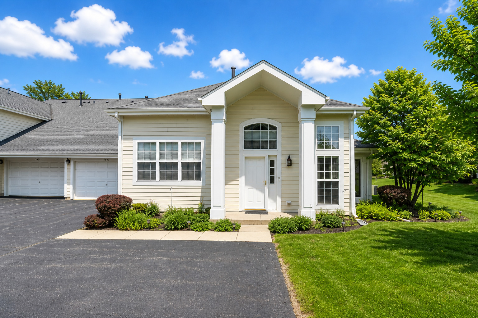 9430 Lenox Lane, Lakewood, IL