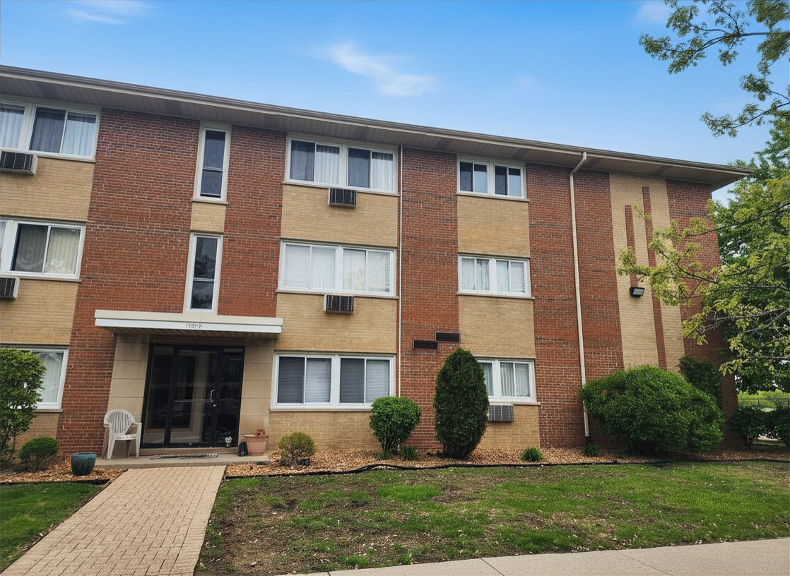 4450 W 111th Street #22, Oak Lawn, IL
