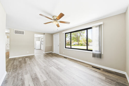 58 Golfview Lane, Carpentersville, IL