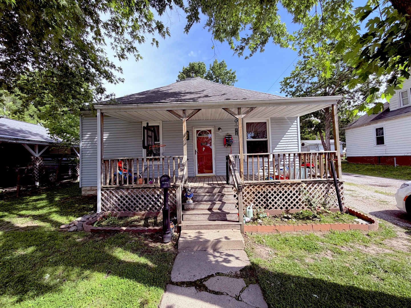 300 W Allmon Street, Salem, IL