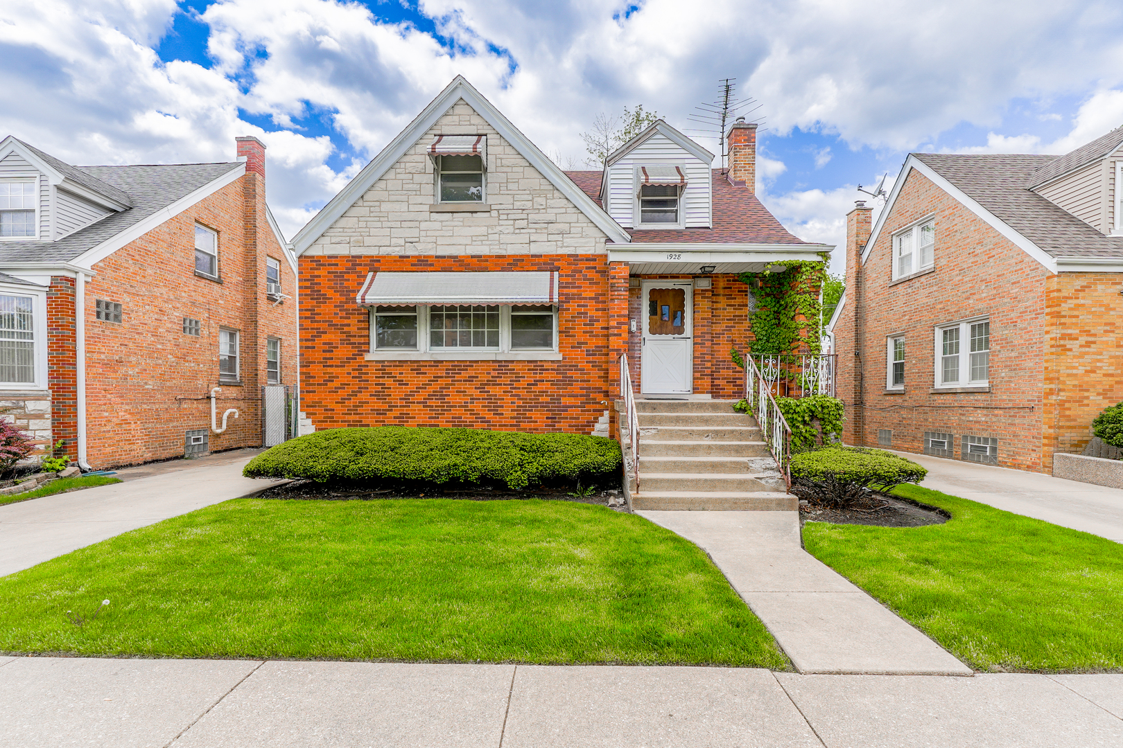 1928 N 72nd Court, Elmwood Park, IL