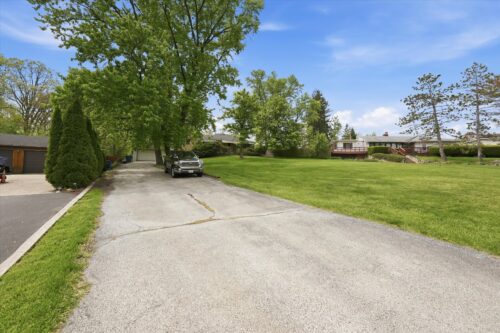 8351 W 99th Street, Palos Hills, IL