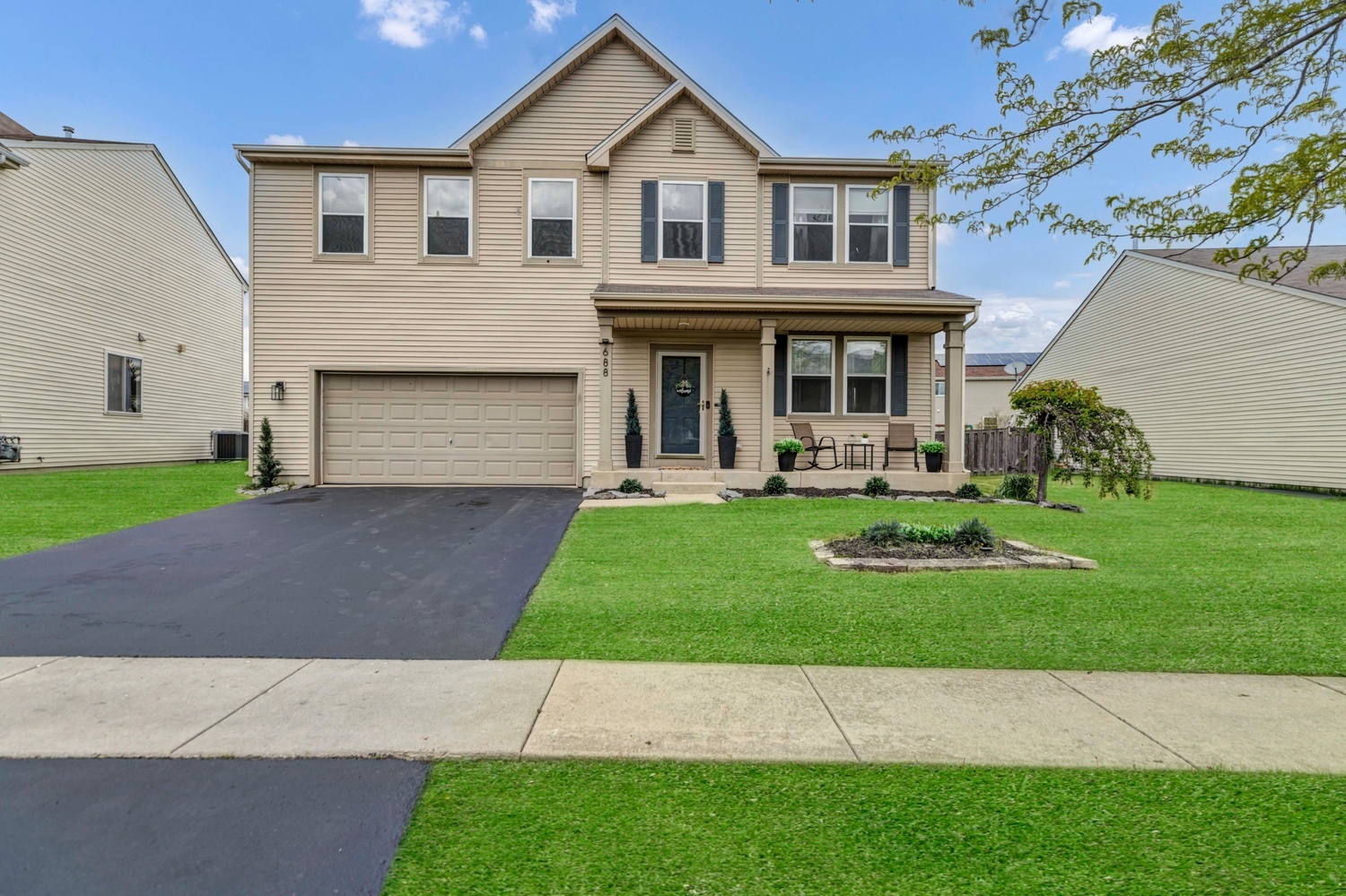 688 Bay Shore Drive, Pingree Grove, IL