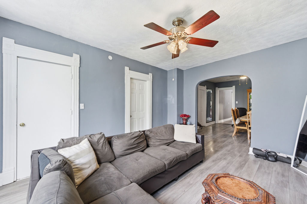 6433 S Aberdeen Street, Chicago, IL