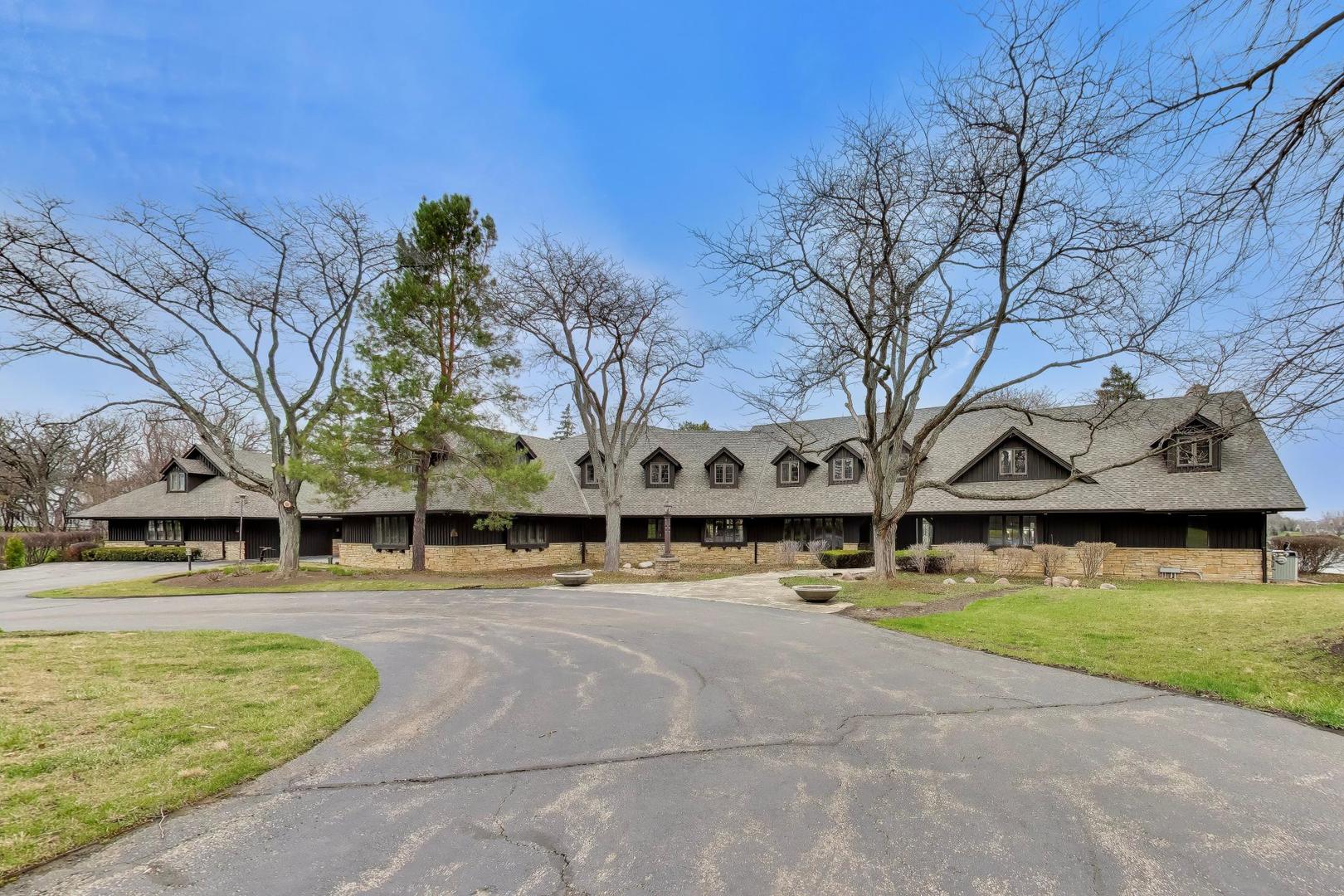 82 Hawley Woods Road, Barrington Hills, IL