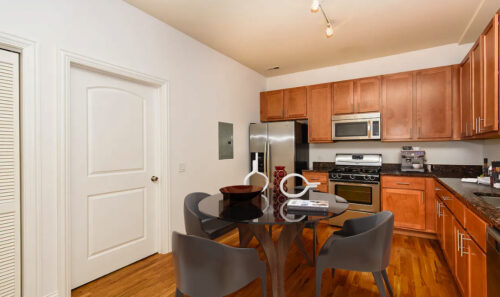 738 N May Street #2R, Chicago, IL