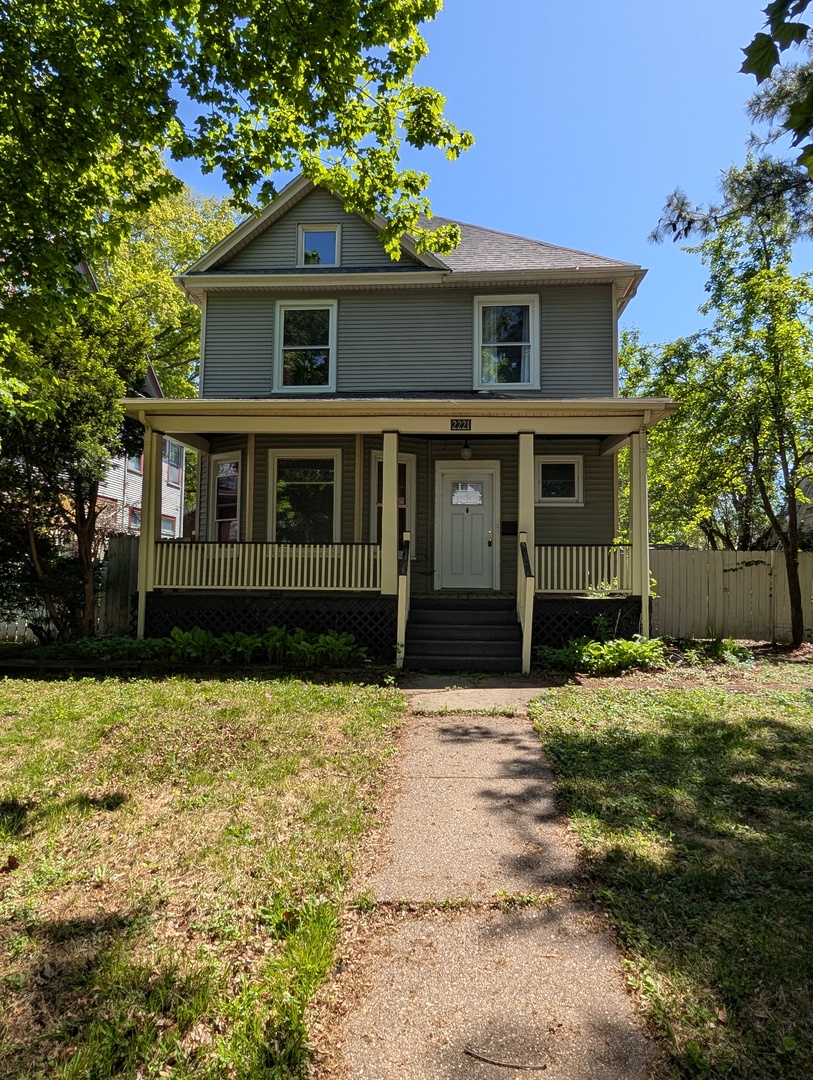 2221 Iowa Street, Davenport, IA