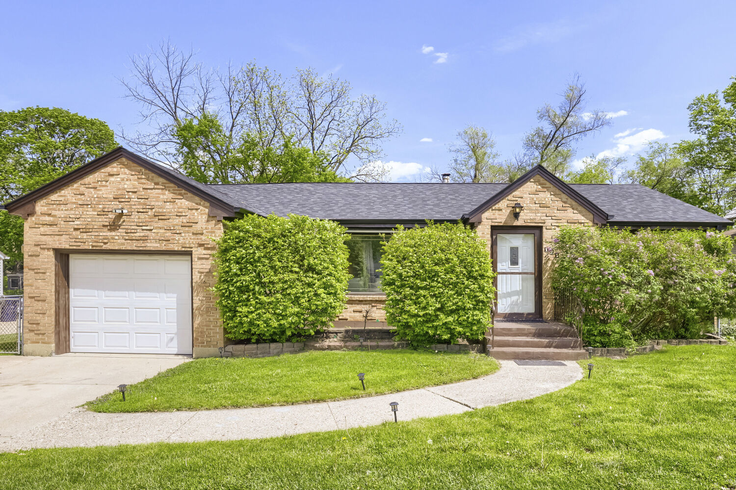 121 Wilcox Avenue, Elgin, IL