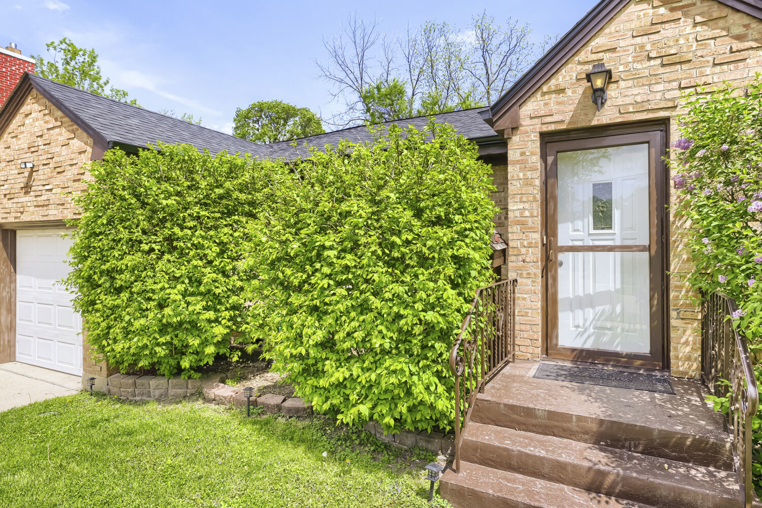 121 Wilcox Avenue, Elgin, IL