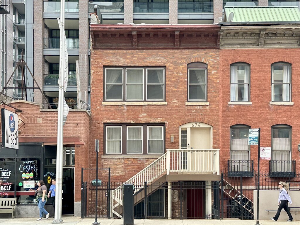 674 N Orleans Street #2, Chicago, IL