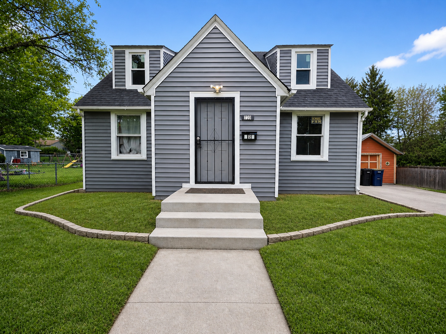 720 Adams Street, Elgin, IL