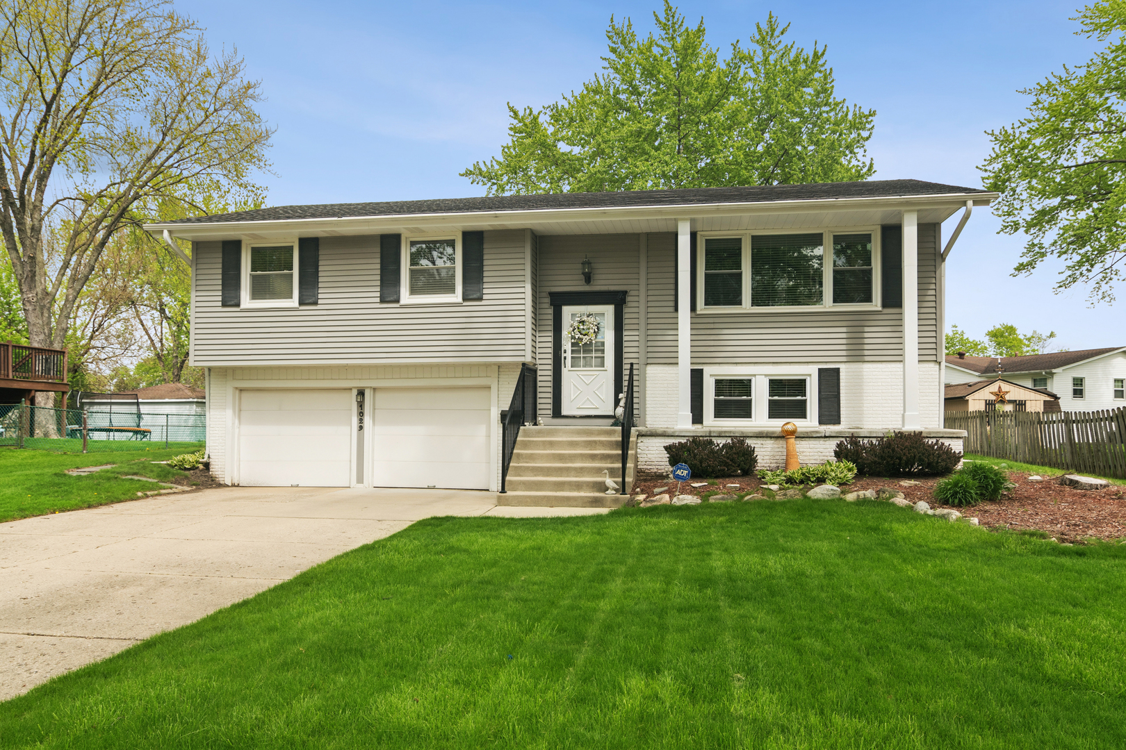 1029 Webster Lane, Schaumburg, IL