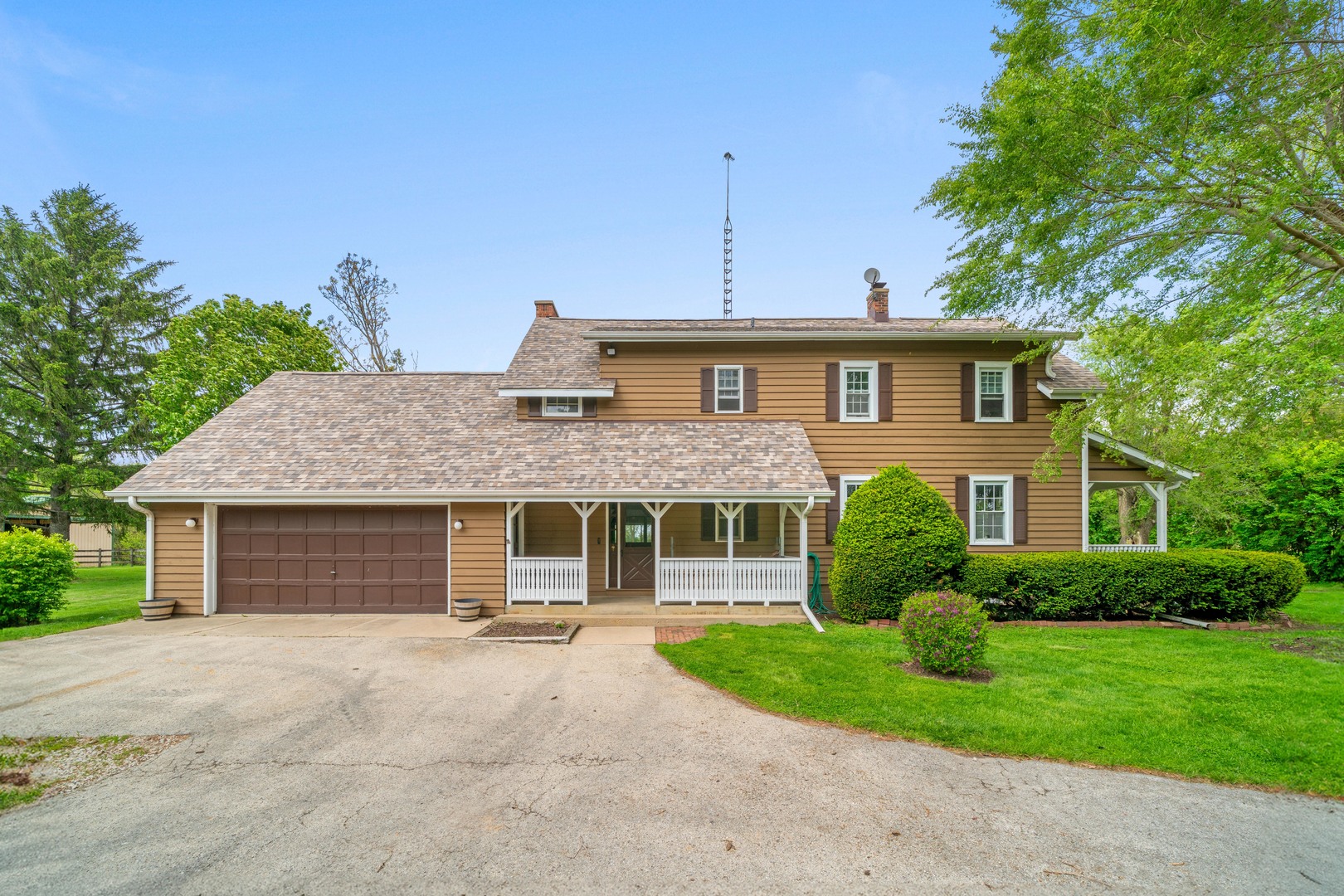 1977 County Line Road, Sandwich, IL