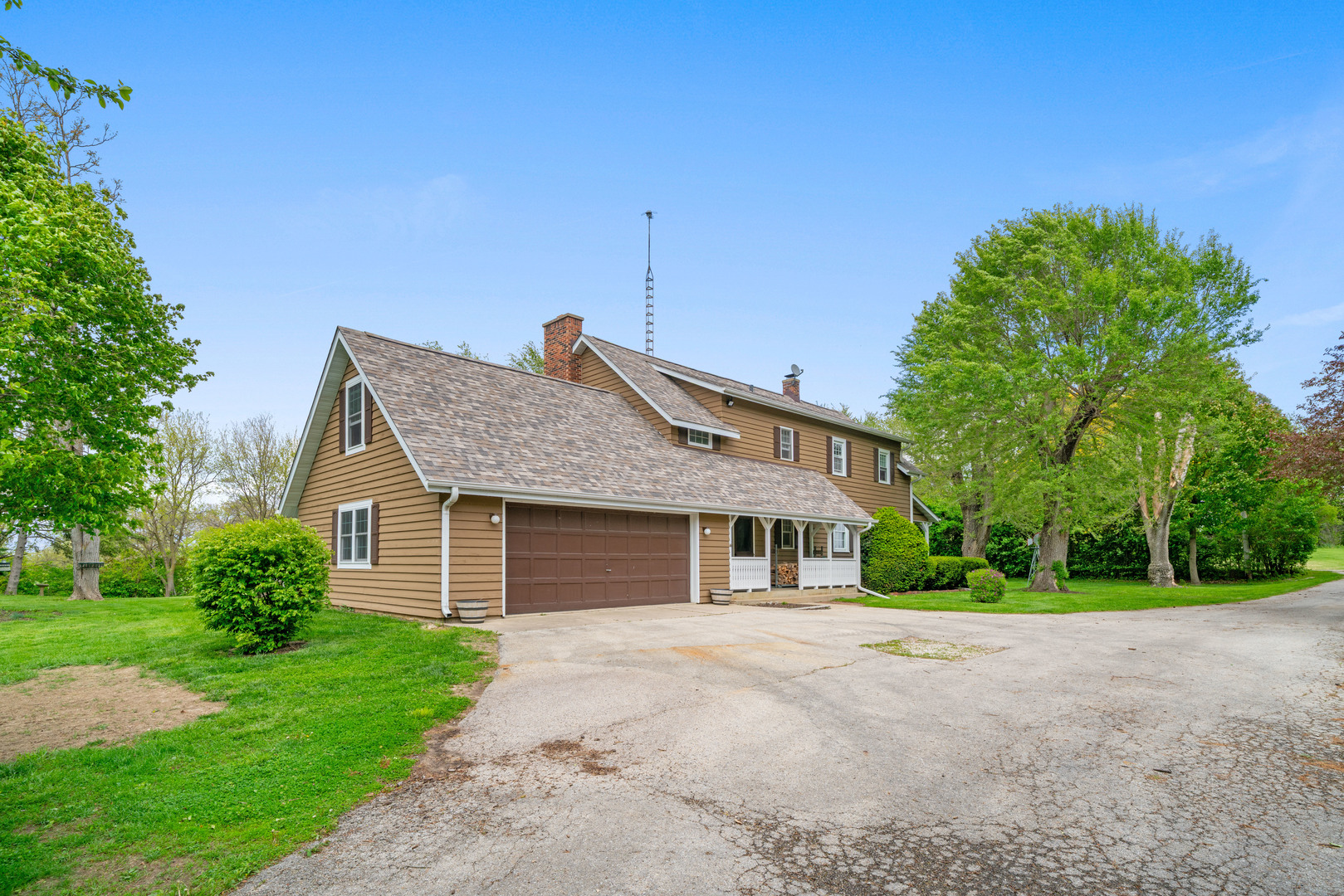 1977 County Line Road, Sandwich, IL