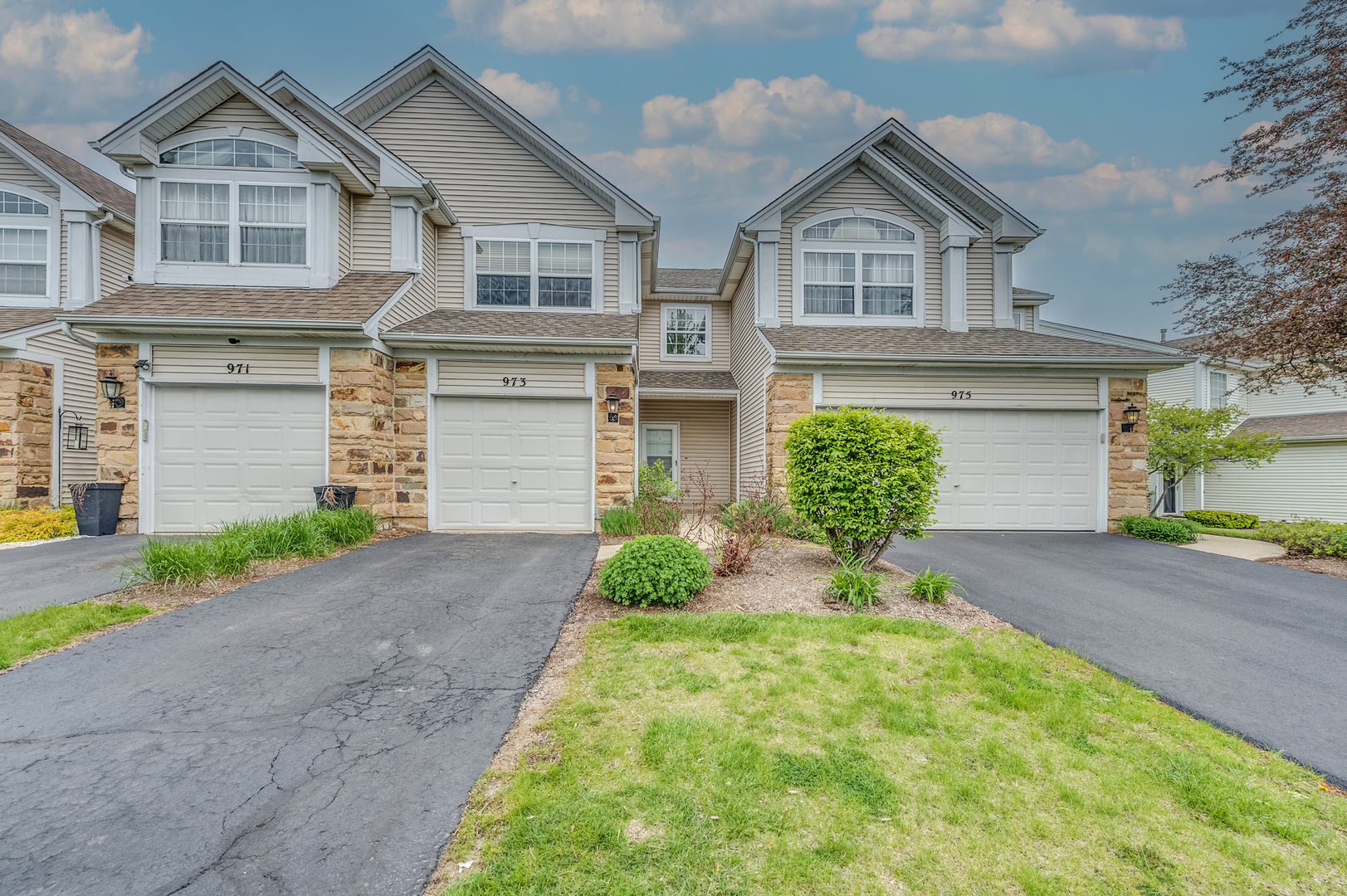 973 Mesa Drive, Lake In The Hills, IL