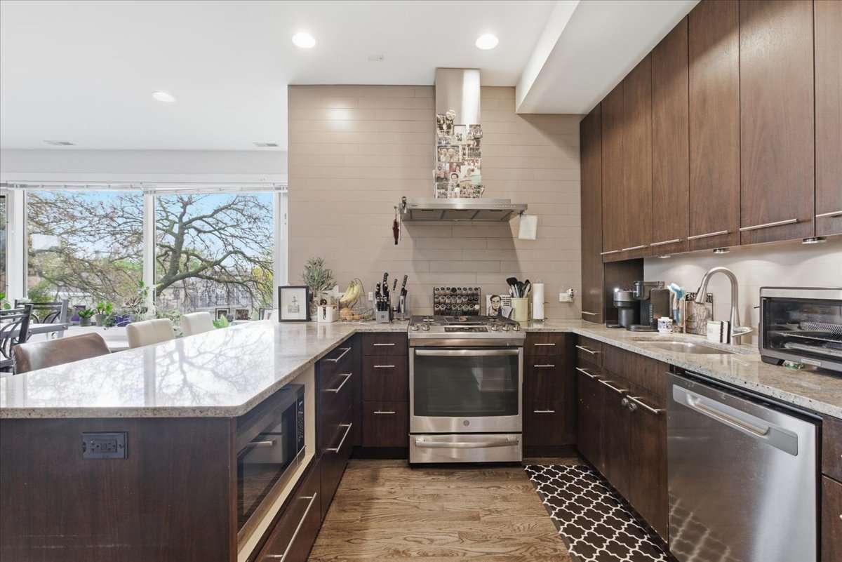 3255 N Paulina Street #3C, Chicago, IL