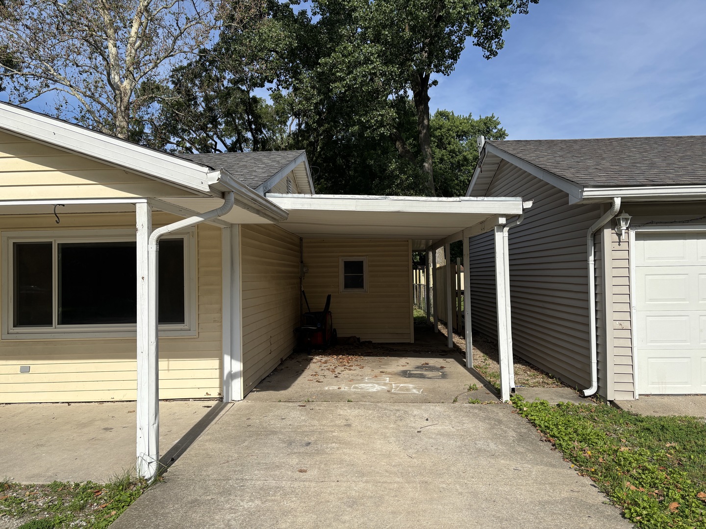 1006 S Eastview Drive, Tuscola, IL