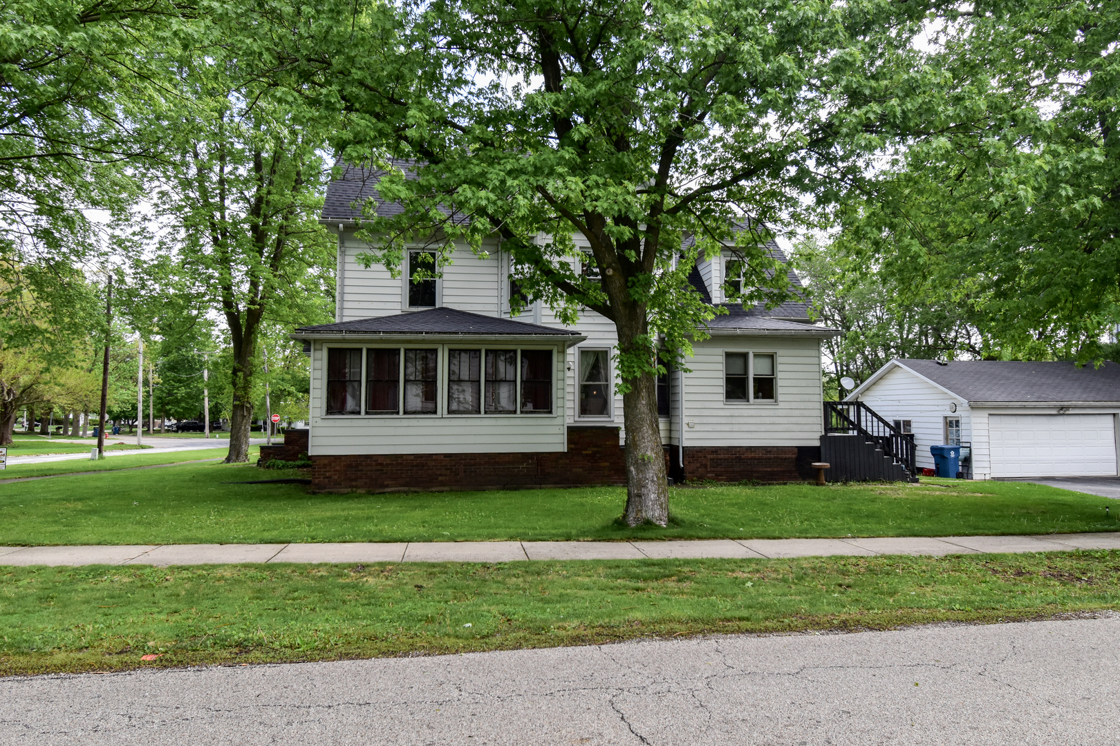 300 N Wolf Street, Odell, IL