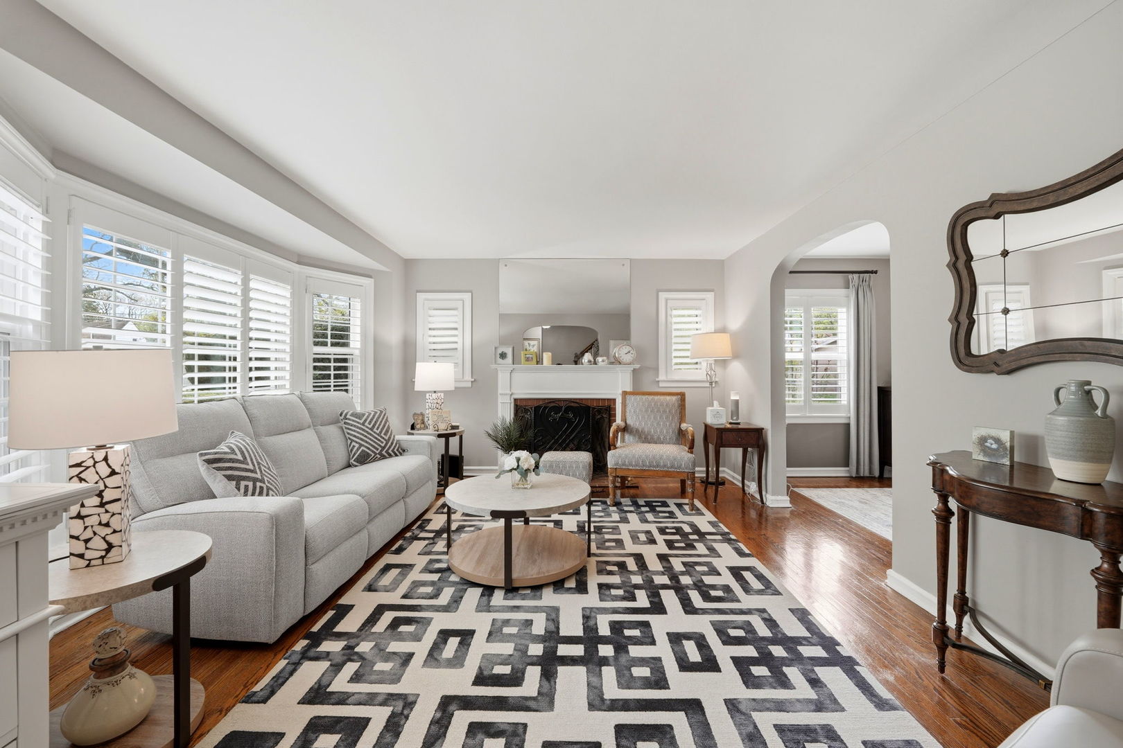 6822 N Kenton Avenue, Lincolnwood, IL