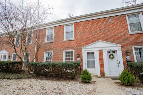 1410 Pebblecreek Drive, Glenview, IL