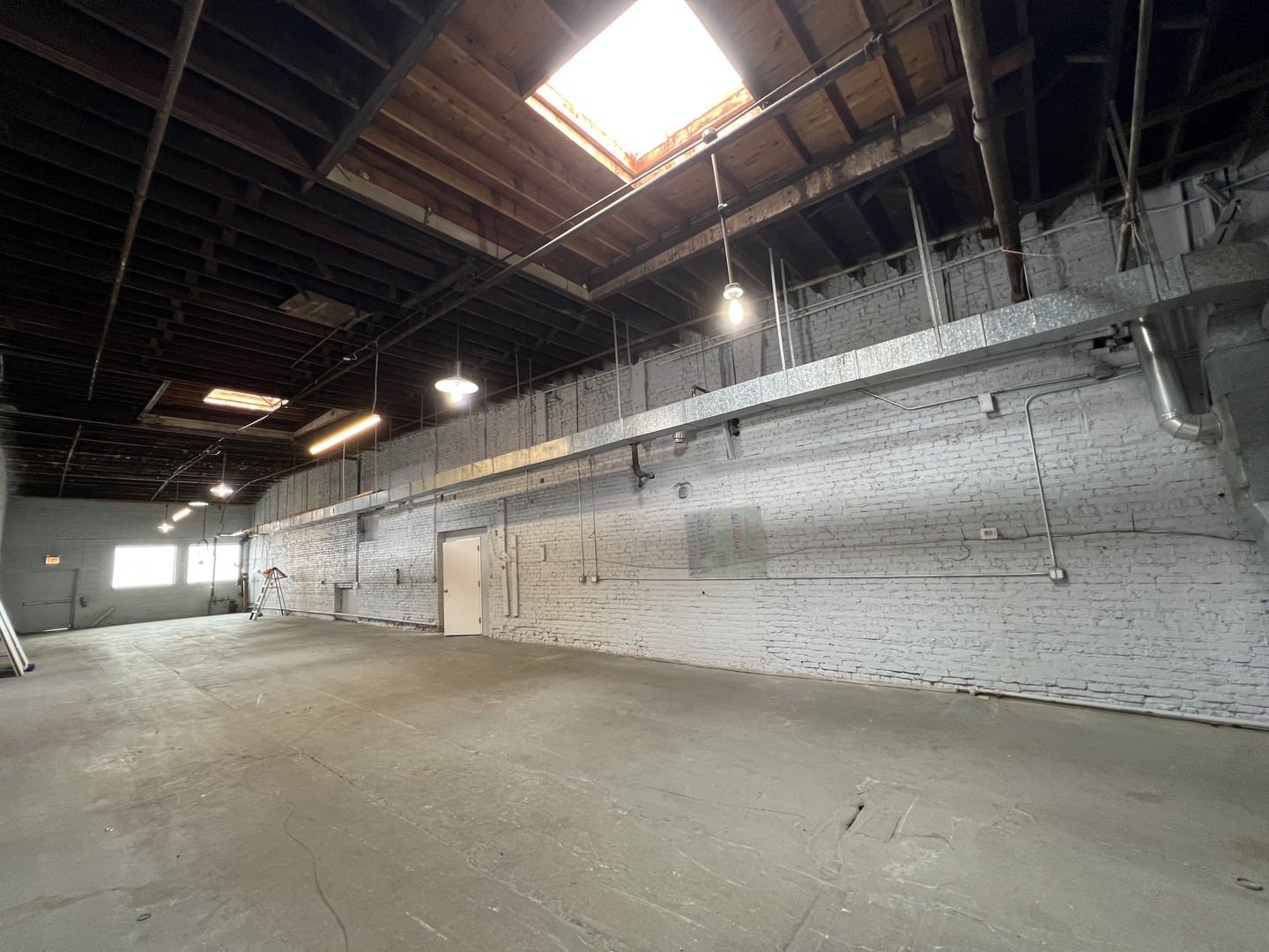 4244 N Elston Avenue, Chicago, IL