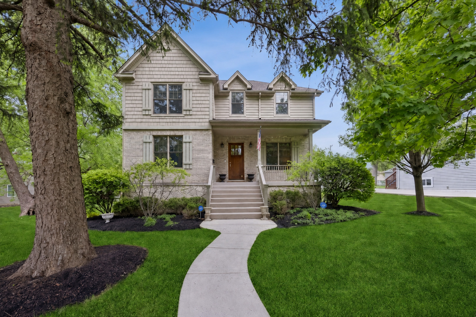 28 S Grant Street, Westmont, IL