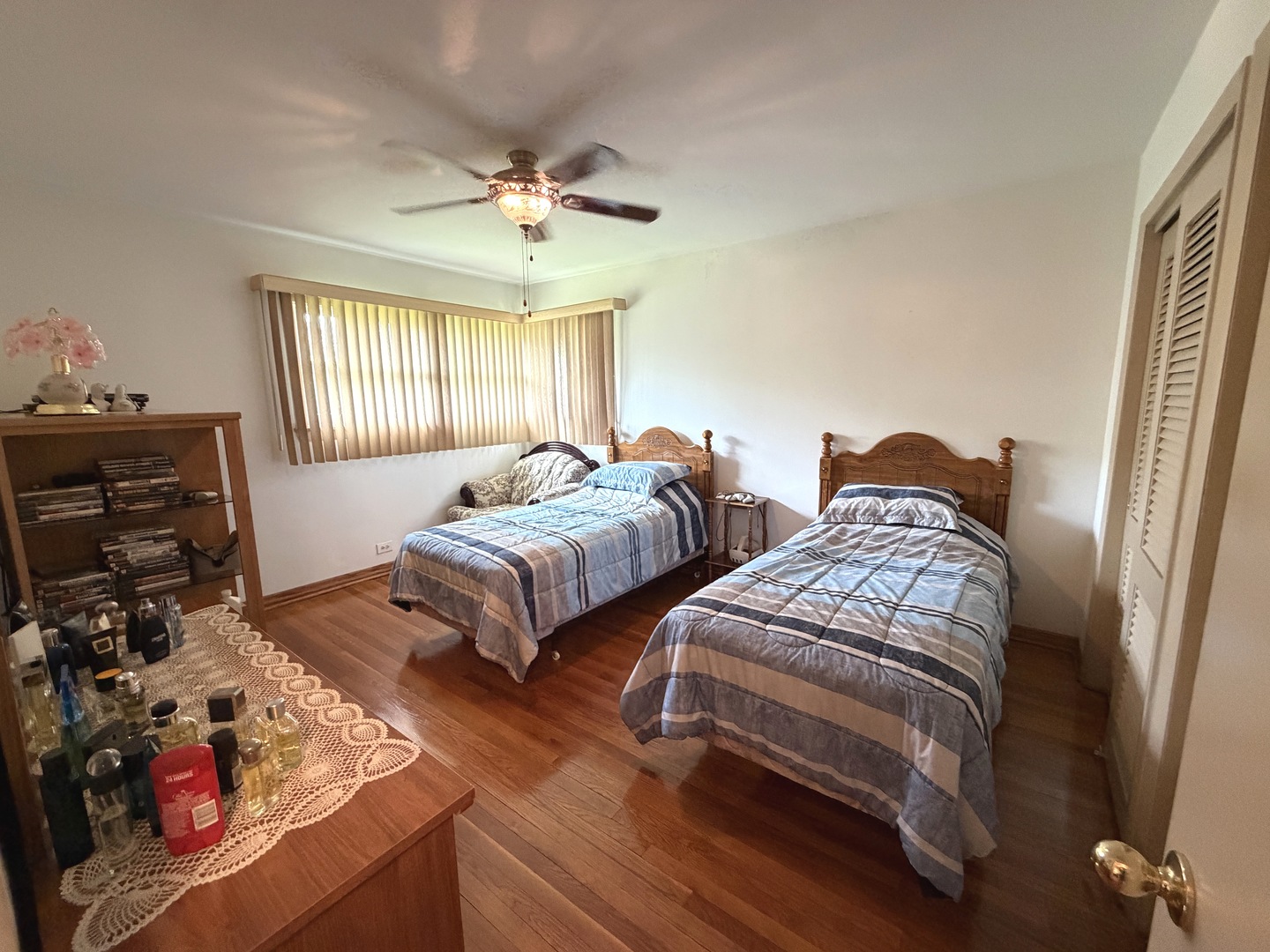 7150 N Crawford Avenue, Lincolnwood, IL