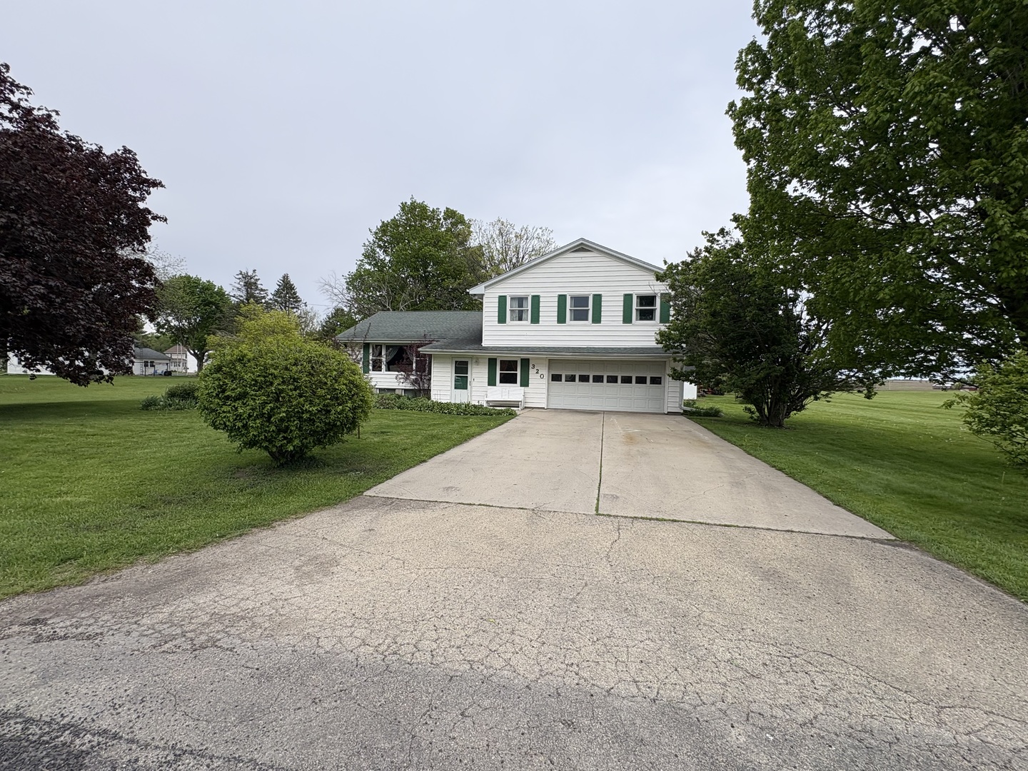 320 S Main Street, Creston, IL