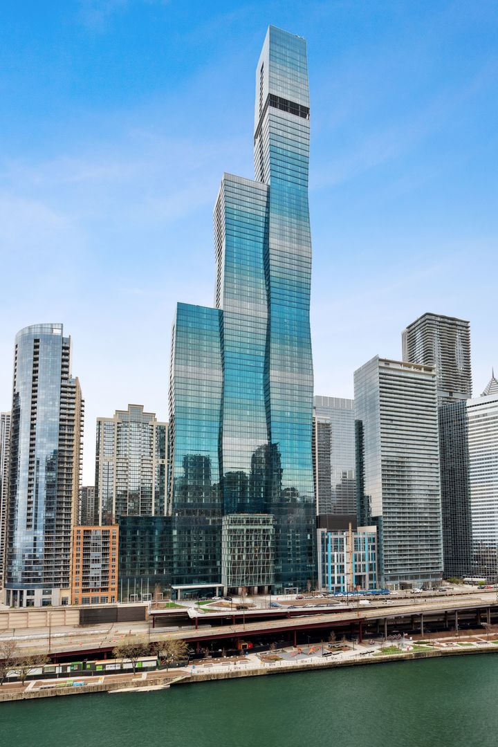 363 E Wacker Drive #2106, Chicago, IL