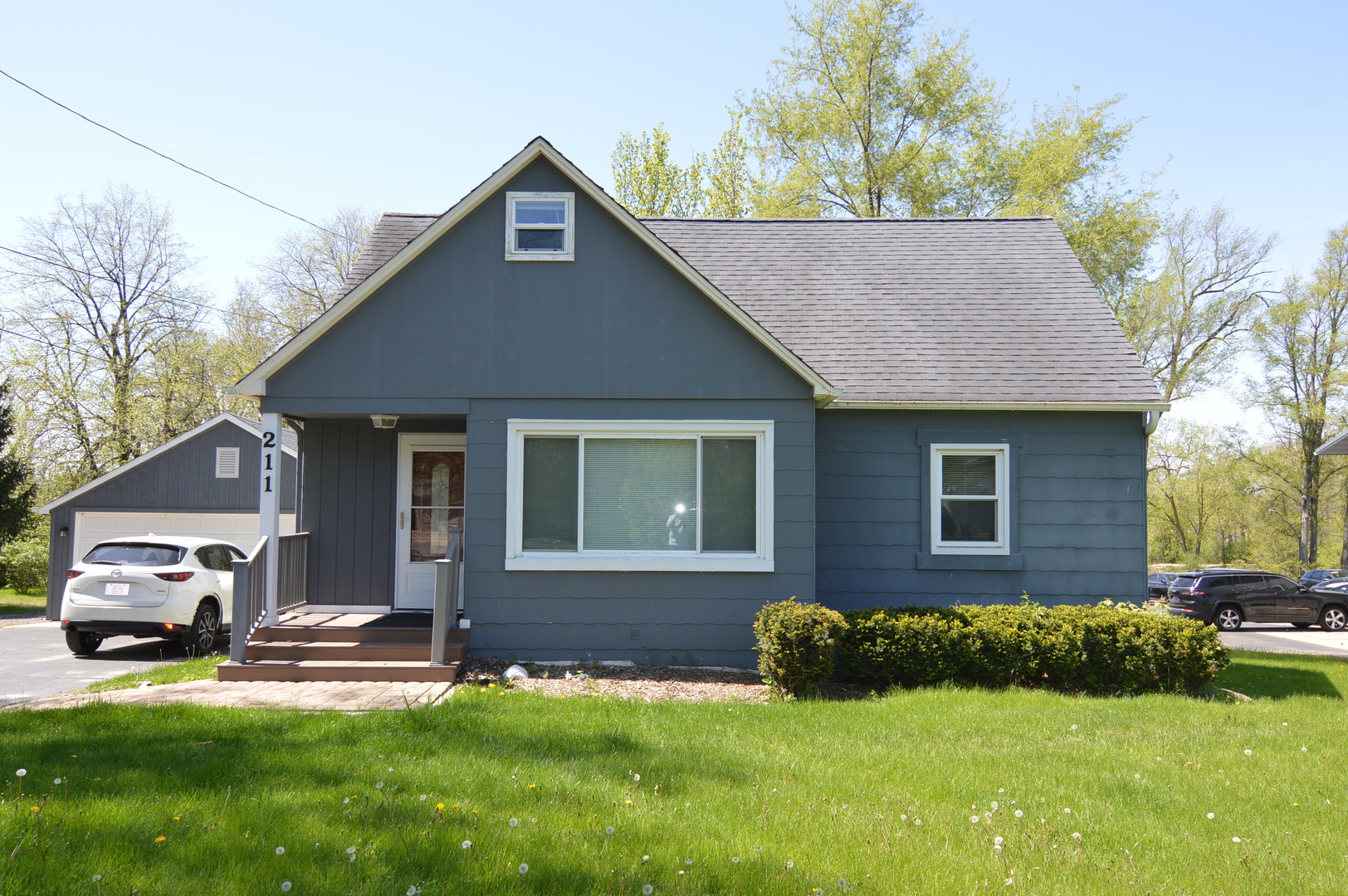 211 W State Road, Island Lake, IL