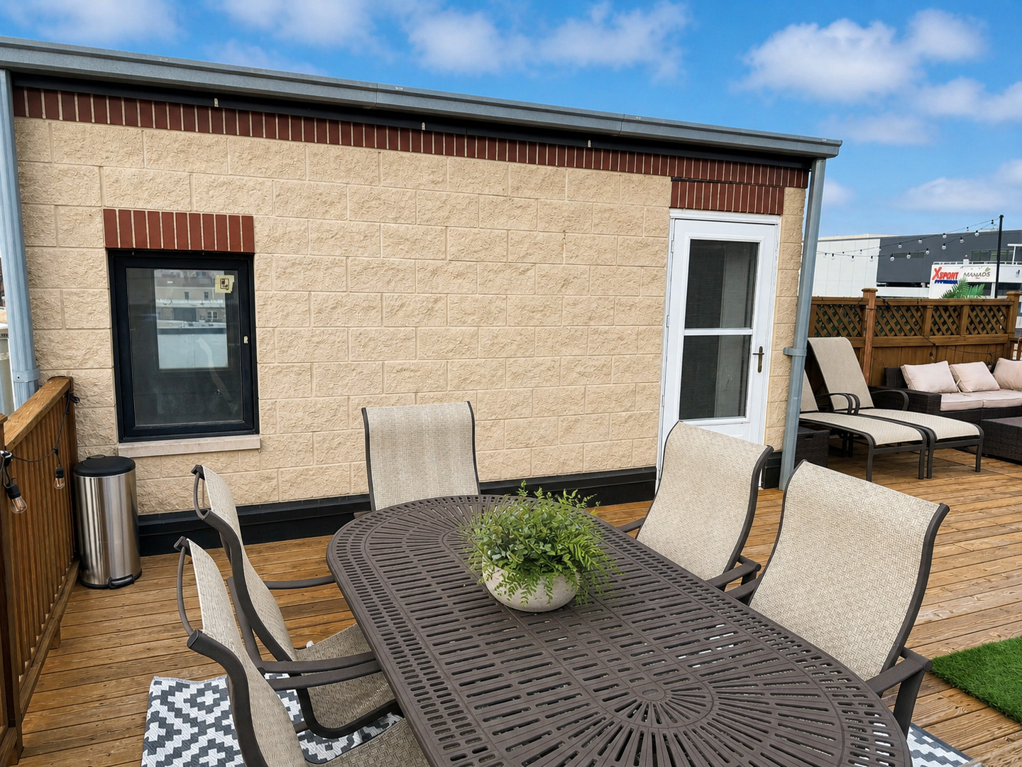 540 W Oakdale Avenue #4E, Chicago, IL