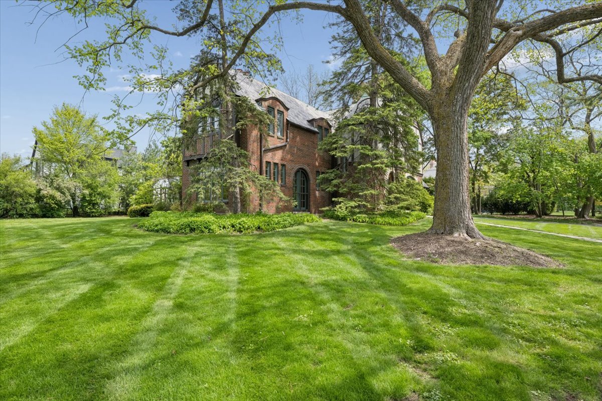 445 Sunset Lane, Glencoe, IL