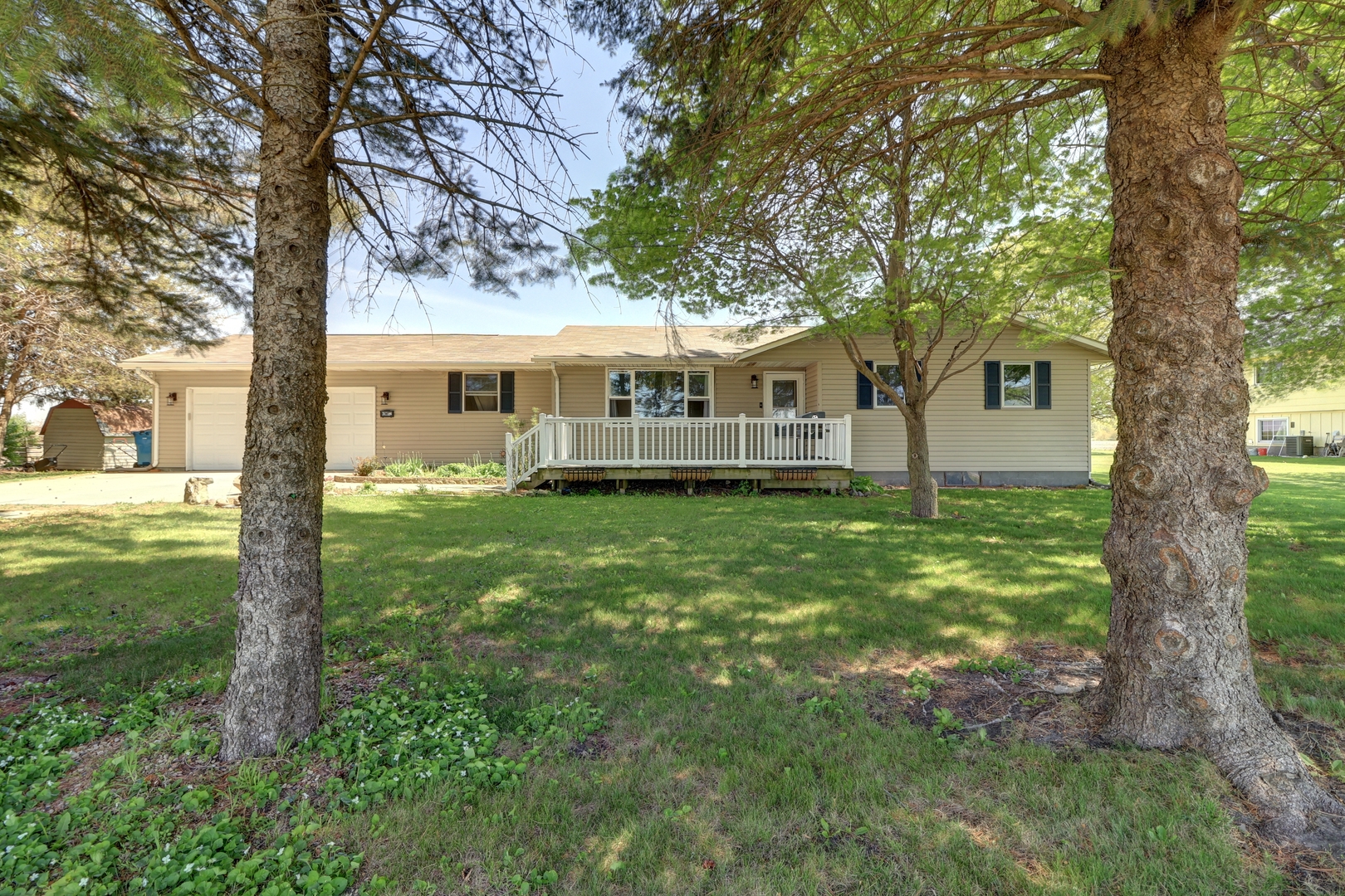 6740 Albany Road, Erie, IL