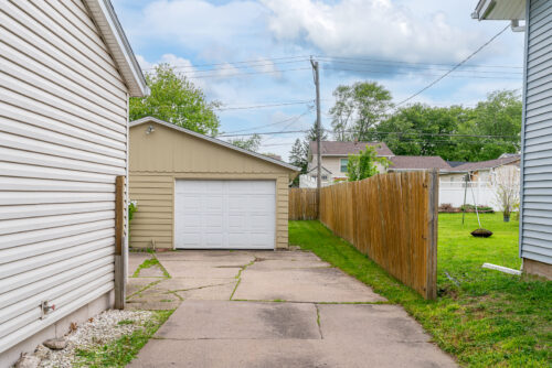 3410 Greenbrier Drive, Bettendorf, IA