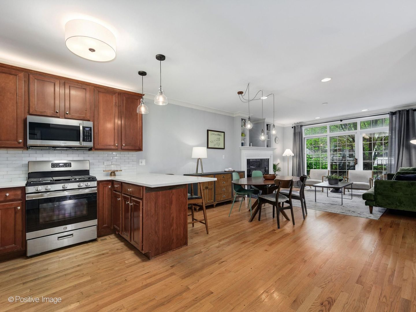 1945 W Erie Street #1W, Chicago, IL