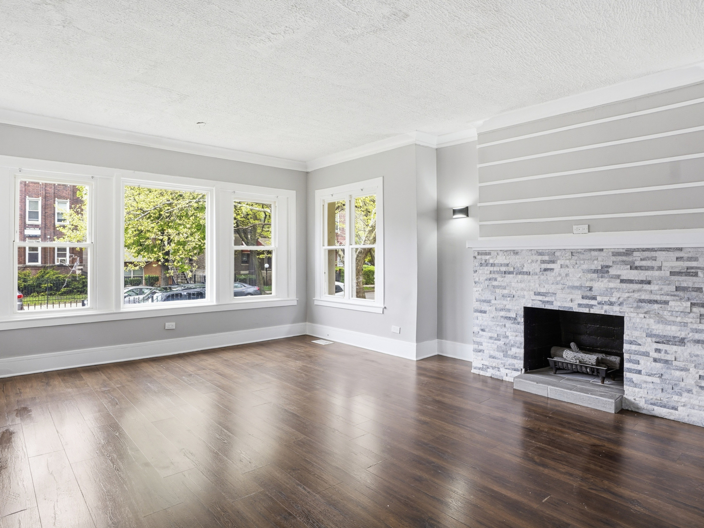 7815 S Emerald Avenue, Chicago, IL