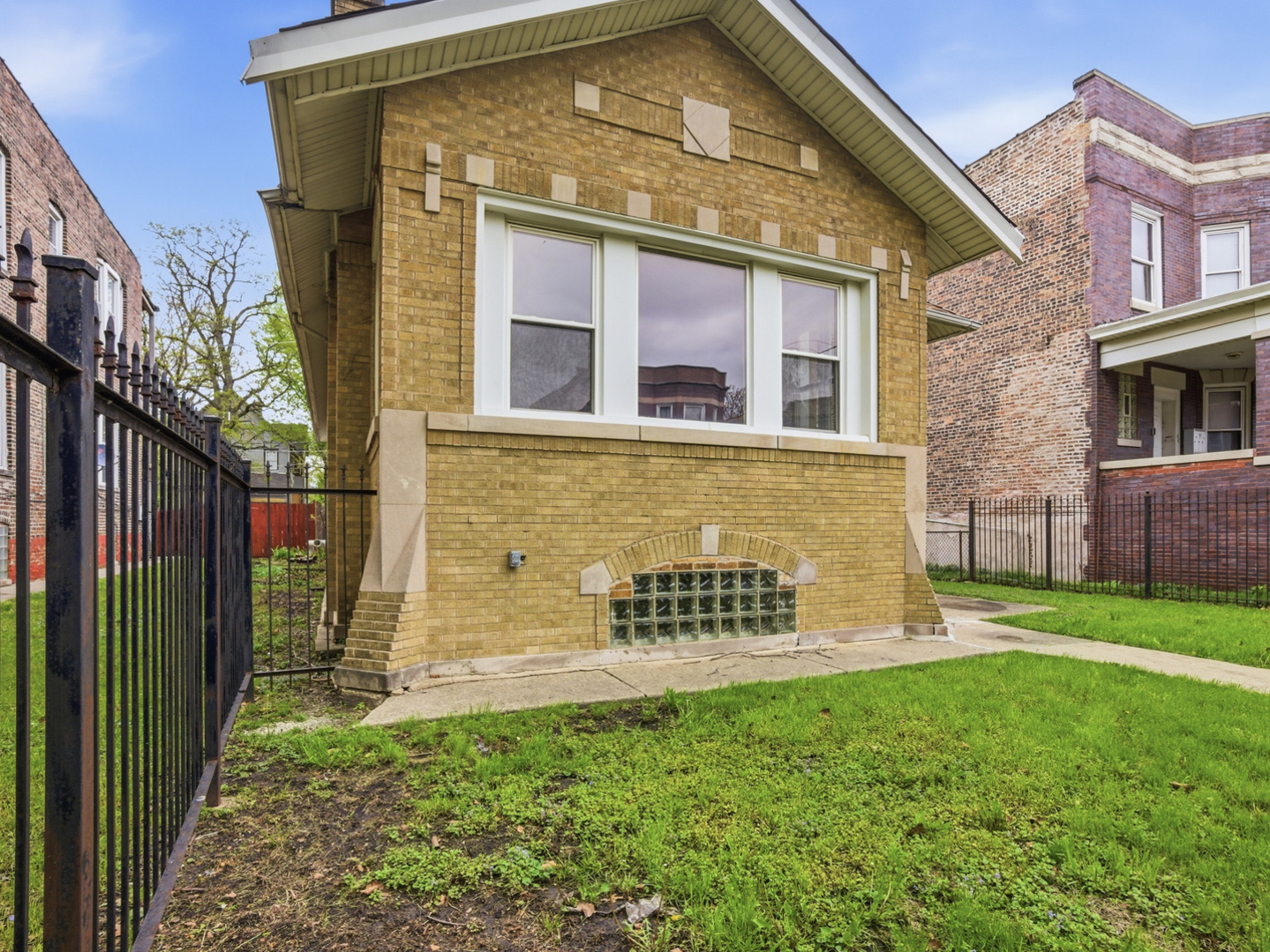 7815 S Emerald Avenue, Chicago, IL