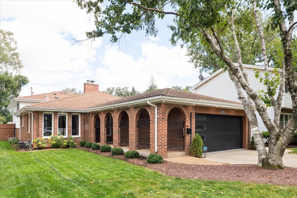 571 Byrd Road, Riverside, IL