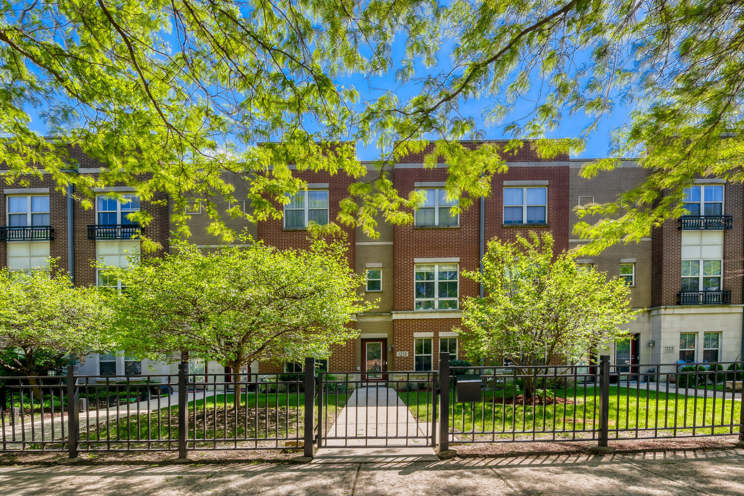 1219 W Grenshaw Street, Chicago, IL