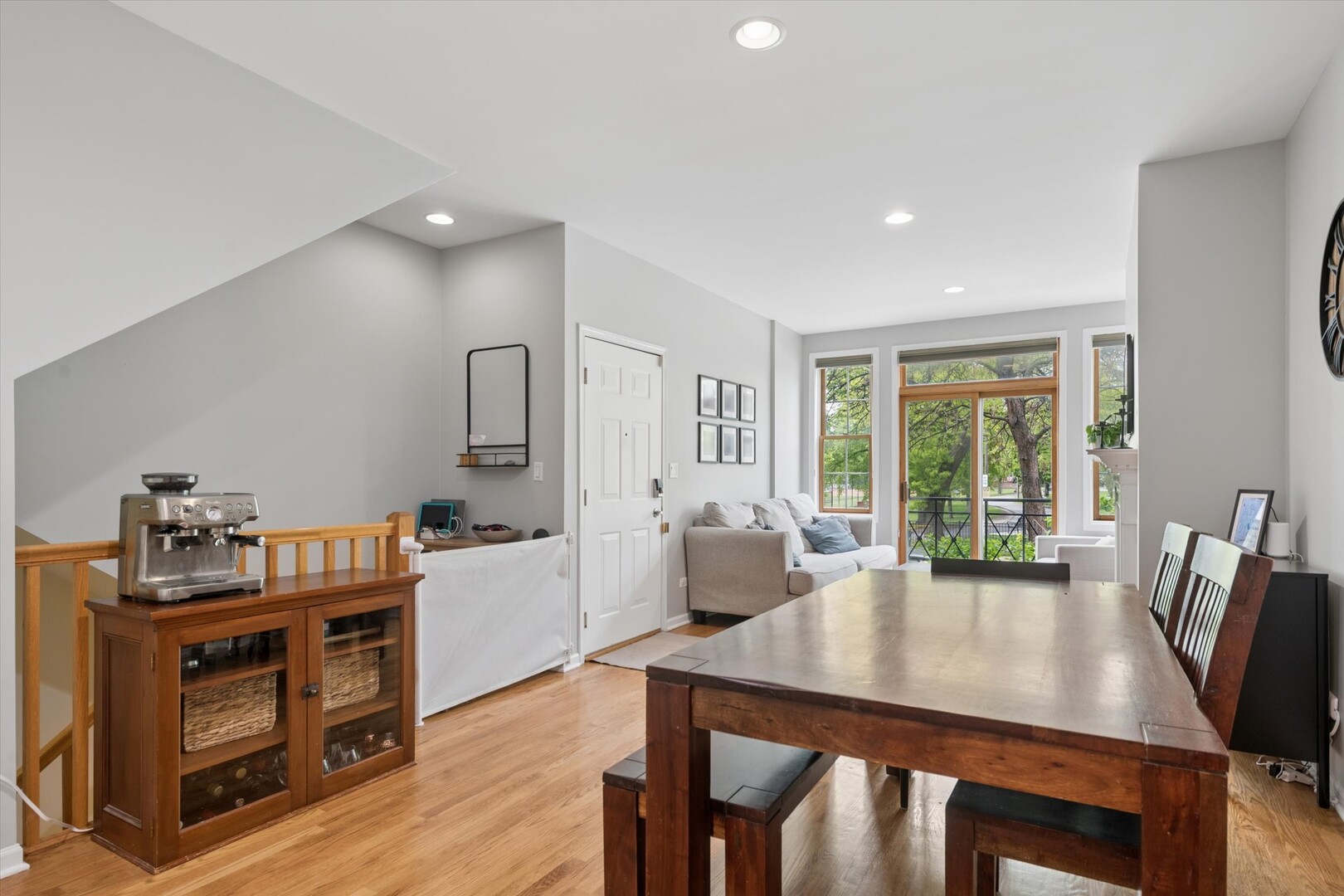 3045 N Damen Avenue #1, Chicago, IL