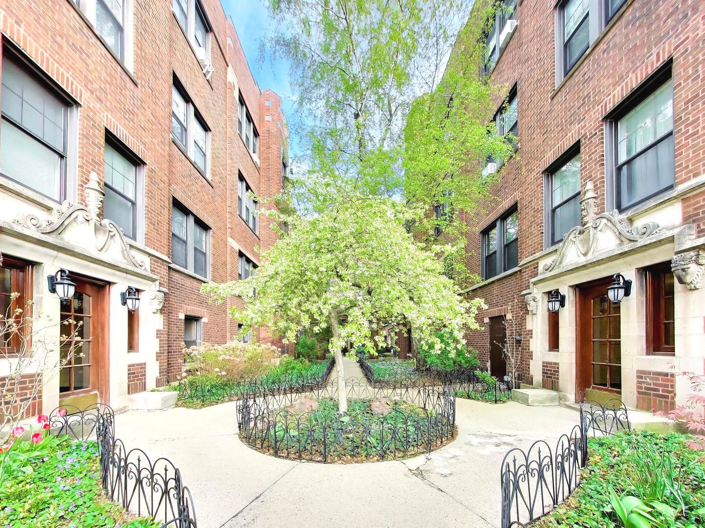 5465 S Ingleside Avenue #2W, Chicago, IL
