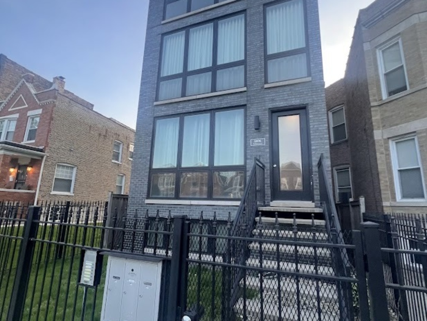 6606 S University Avenue #2, Chicago, IL