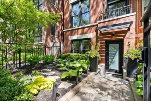 908 W Webster Avenue, Chicago, IL