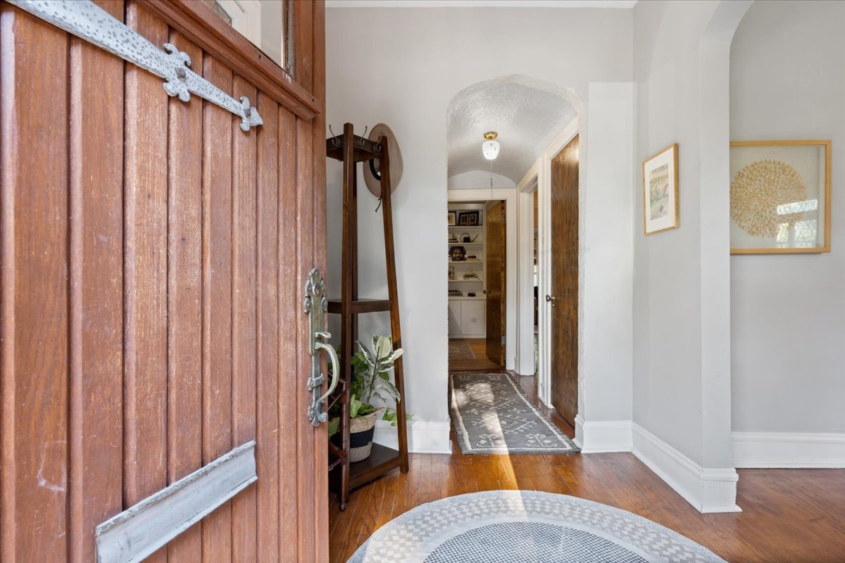 9814 S Hoyne Avenue, Chicago, IL
