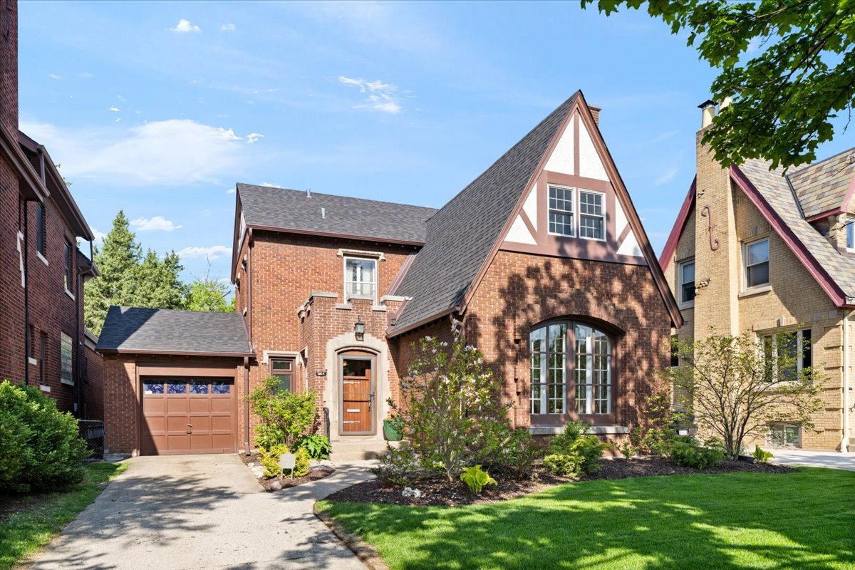 9814 S Hoyne Avenue, Chicago, IL