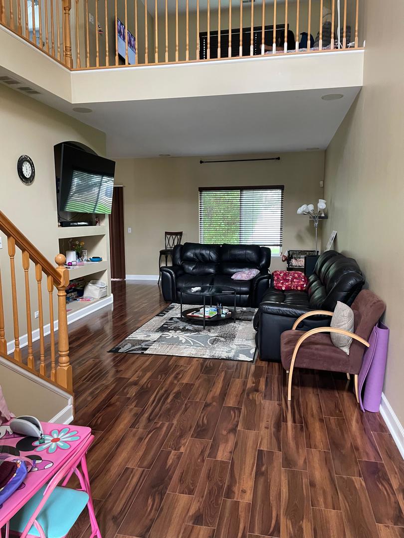 2277 Stoughton Drive, Aurora, IL