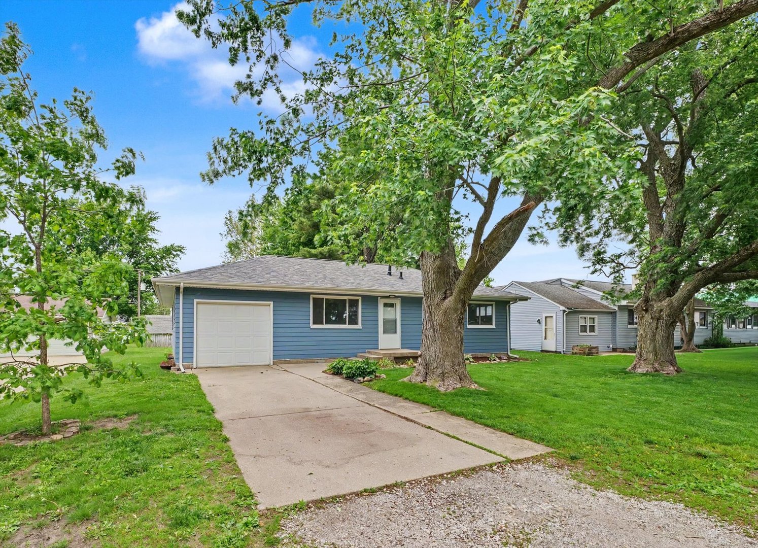 806 E Ethel Street, St. Joseph, IL