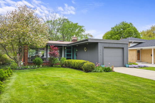 304 S Mount Prospect Road, Mount Prospect, IL